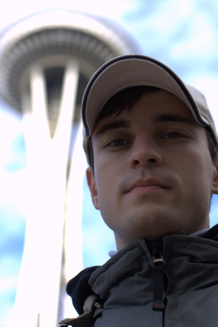 USSRxAlexio на  фоне Space Needle -2