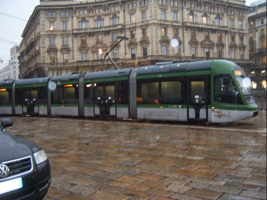 новые трамваи в центре Милана